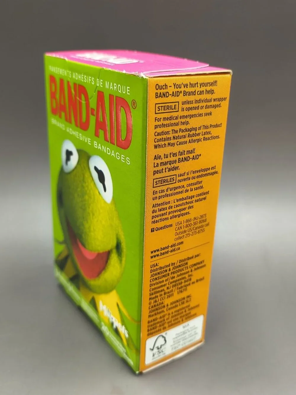 Muppets Band-Aids New box of 20 Bandages Two Sizes Miss Piggy Kermit 2012